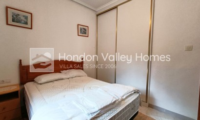 Resale - Villa - Albatera