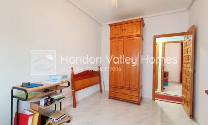 Resale - Villa - Albatera