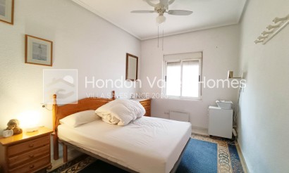 Resale - Villa - Albatera