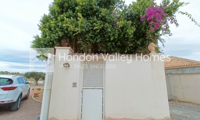 Resale - Villa - Albatera