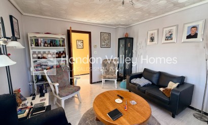 Resale - Villa - Hondón de las Nieves