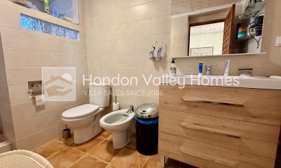 Resale - Villa - Hondón de las Nieves