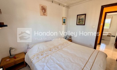Resale - Villa - Hondón de las Nieves