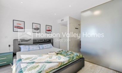 Resale - Villa - Los Alcazares