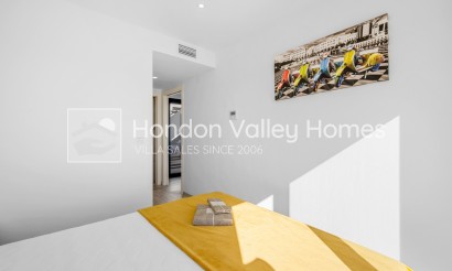 Resale - Villa - Los Alcazares