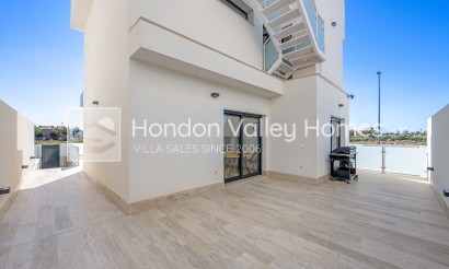 Resale - Villa - Los Alcazares