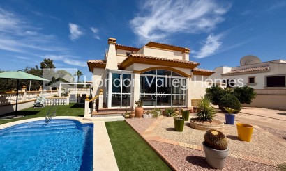 Herverkoop - Villa - Hondón de las Nieves