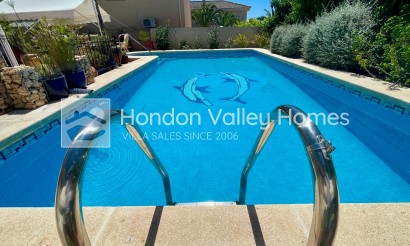 Resale - Villa - Hondón de las Nieves