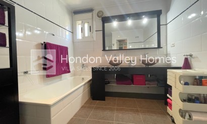 Resale - Villa - Hondón de las Nieves