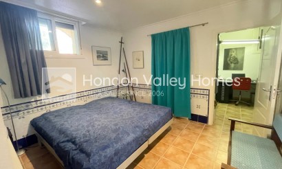 Resale - Villa - Hondón de las Nieves