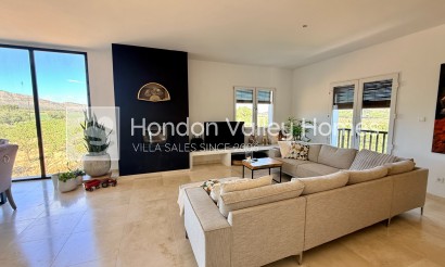 Resale - Villa - Hondon De Las Nieves