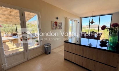 Resale - Villa - Hondon De Las Nieves