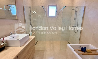 Resale - Villa - Hondon De Las Nieves