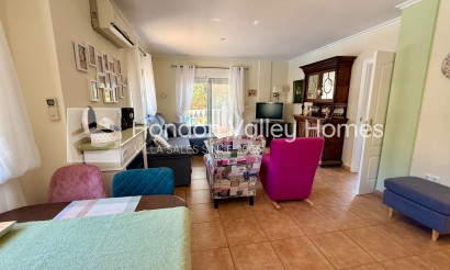 Herverkoop - Villa - Hondón de las Nieves