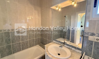 Herverkoop - Villa - Hondón de las Nieves