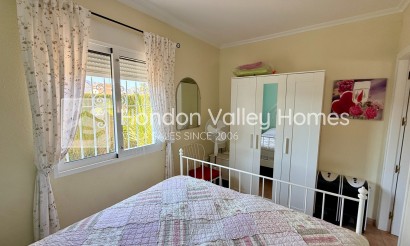 Herverkoop - Villa - Hondón de las Nieves