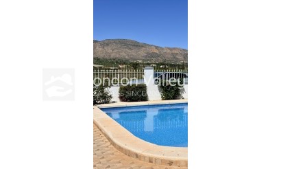 Resale - 4. House - Detached Villa - Hondón de las Nieves
