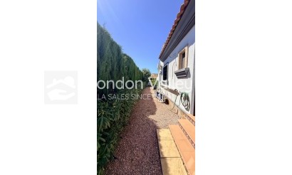 Resale - 4. House - Detached Villa - Hondón de las Nieves