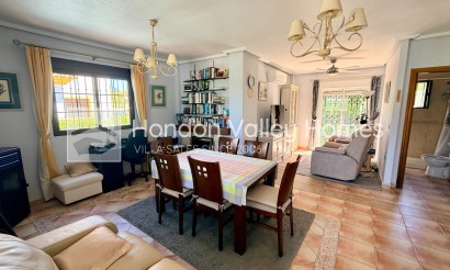 Resale - 4. House - Detached Villa - Hondón de las Nieves