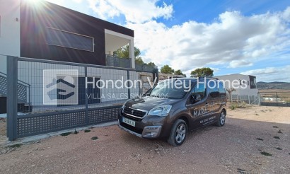 Obra Nueva / En Proyecto - Villa - Canada de la Lena