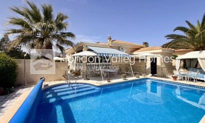 Revente - 4. House - Detached Villa - Hondón de las Nieves