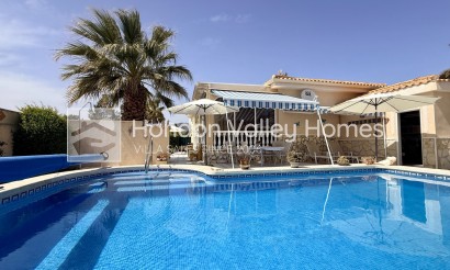 Revente - 4. House - Detached Villa - Hondón de las Nieves