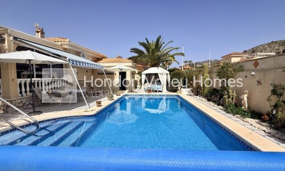 Revente - 4. House - Detached Villa - Hondón de las Nieves