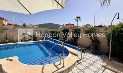 Revente - 4. House - Detached Villa - Hondón de las Nieves