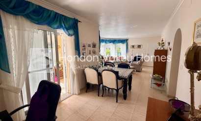 Revente - 4. House - Detached Villa - Hondón de las Nieves