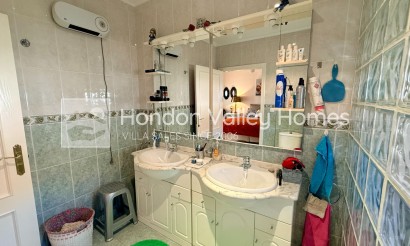 Revente - 4. House - Detached Villa - Hondón de las Nieves