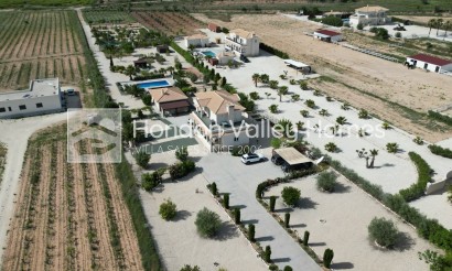 Resale - Villa - Pinoso