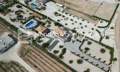 Resale - Villa - Pinoso