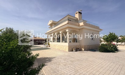 Resale - Villa - Pinoso