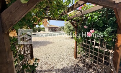 Resale - Villa - Pinoso