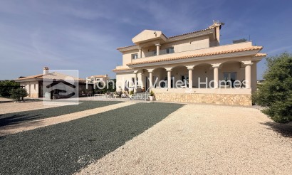 Resale - Villa - Pinoso