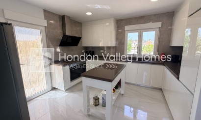 Resale - Villa - Pinoso