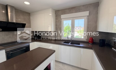 Resale - Villa - Pinoso