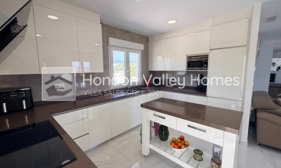 Resale - Villa - Pinoso