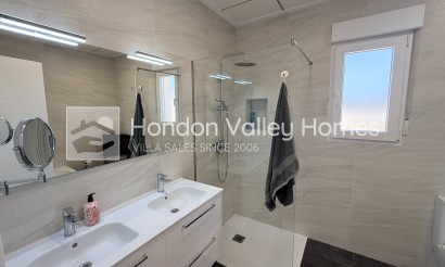 Resale - Villa - Pinoso