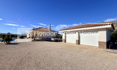 Resale - Villa - Macisvenda