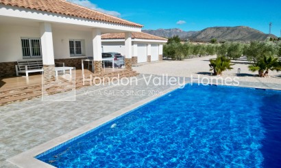 Resale - Villa - Macisvenda