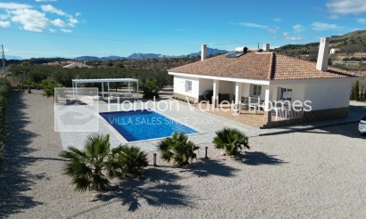 Resale - Villa - Macisvenda