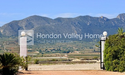 Resale - 5. Finca / Country Property - La Romana