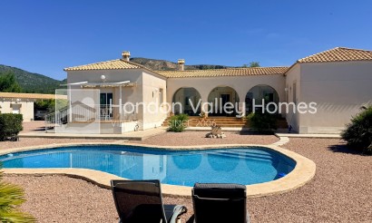 Resale - 5. Finca / Country Property - La Romana