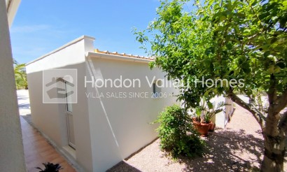 Resale - Villa - Hondón de las Nieves