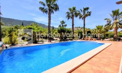 Resale - Villa - Hondón de las Nieves