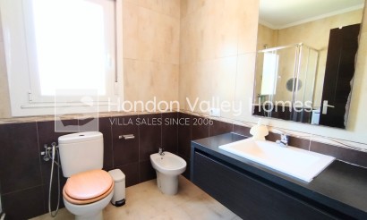 Resale - Villa - Hondón de las Nieves