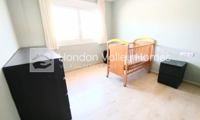 Resale - Villa - Hondón de las Nieves
