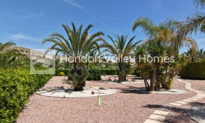 Resale - Villa - Hondón de las Nieves