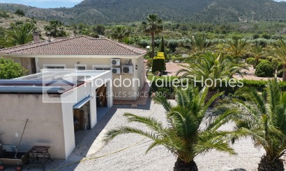 Resale - Villa - Hondón de las Nieves